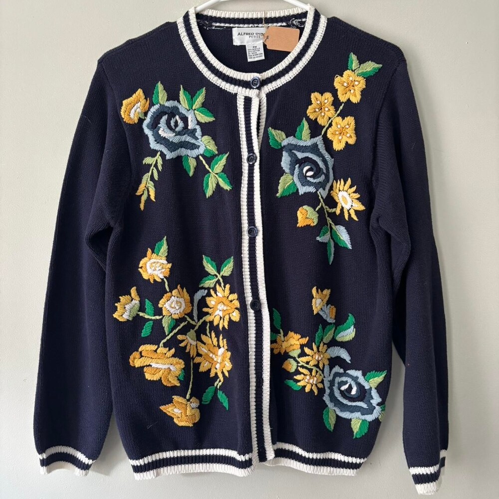 Vintage Cottagecore Floral Embroidered Navy blue Grannycore cardigan Medium Larg